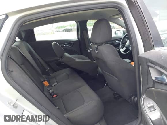 2021 Chevrolet Malibu LS z VIN 1G1ZC5ST2MF031233, wystawiony jako IAAI lot #41960318 z przebiegiem Nie podano mil oraz . Historia ofert i sprzedaży dostępna na DreamBid. Obrazek 8.