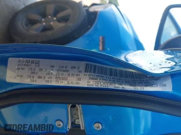 2019 Ram 1500 Express z VIN 1C6RR7KTXKS638672, wystawiony jako IAAI lot #42823121 z przebiegiem 83 486 mil mil oraz . Historia ofert i sprzedaży dostępna na DreamBid. Obrazek 9.