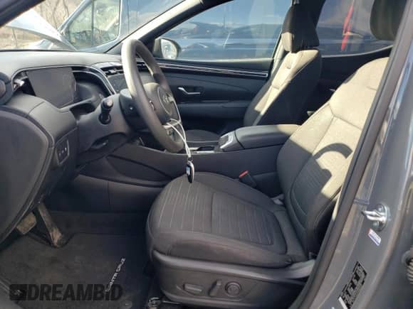 2023 Hyundai Santa Cruz SEL с VIN 5NTJCDAE4PH065039, выставлен на аукционе Copart как лот 85573345 с пробегом 18 129 миль миль и Списание • Salvage title. История ставок и продаж доступна на DreamBid. Изображение 7.