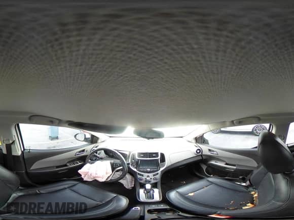 2018 Chevrolet Sonic Premier z VIN 1G1JF5SB3J4106945, wystawiony jako IAAI lot #43090914 z przebiegiem 116 456 mil mil oraz . Historia ofert i sprzedaży dostępna na DreamBid. Obrazek 19.