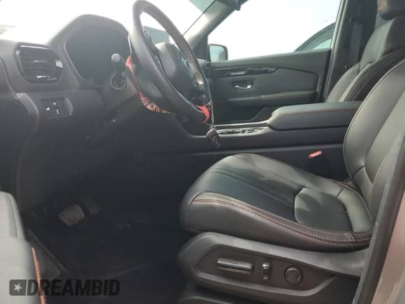 2025 Honda Pilot TrailSport with VIN 5FNYG1H60SB056389, listed as a Copart auction lot 66638225 with 13,121 mi miles and Salvage title. Bid and sale history available at DreamBid. Image 7.