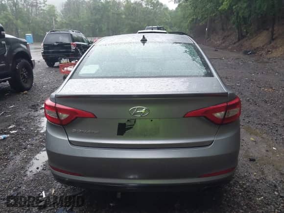 2016 Hyundai Sonata SE с VIN 5NPE24AF8GH405417, выставлен на аукционе IAAI как лот 42444332 с пробегом 92 182 миль миль и . История ставок и продаж доступна на DreamBid. Изображение 16.