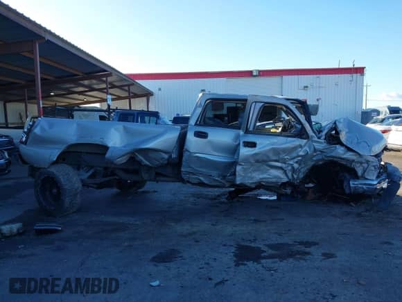 2006 Chevrolet Silverado 3500 SRW Wrk Trk с VIN 1GCHK33D46F268861, выставлен на аукционе IAAI как лот 41518243 с пробегом 117 900 миль миль и . История ставок и продаж доступна на DreamBid. Изображение 14.
