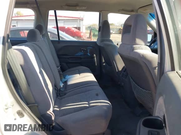 2005 Honda Pilot LX с VIN 2HKYF18145H563888, выставлен на аукционе IAAI как лот 43527037 с пробегом 175 578 миль миль и . История ставок и продаж доступна на DreamBid. Изображение 8.