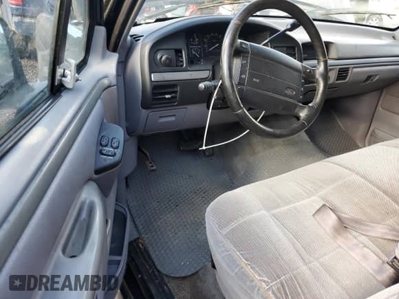 1994 Ford F-150 с VIN 1FTEF14N1RLB23589, выставлен на аукционе Copart как лот 75737084 с пробегом 143 875 миль миль и Чистый • Clean title. История ставок и продаж доступна на DreamBid. Изображение 8.