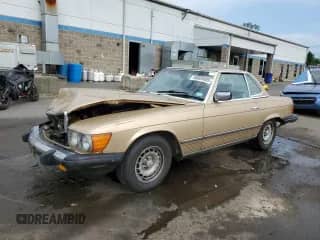 1985 Mercedes-Benz 380 with VIN WDBBA45C2FA024284, listed as a Copart auction lot 60805005 with 86,103 mi miles and Salvage title. Bid and sale history available at DreamBid. Image 1.