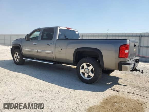 2013 Chevrolet Silverado 2500HD LT z VIN 1GC1CXE84DF135665, wystawiony jako Copart lot #76053634 z przebiegiem 84 113 mil mil oraz Szkoda całkowita • Salvage title. Historia ofert i sprzedaży dostępna na DreamBid. Obrazek 2.