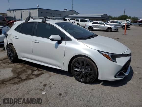 2025 Toyota Corolla XSE z VIN JTNC4MBE4S3235032, wystawiony jako Copart lot #64501235 z przebiegiem 2 926 mil mil oraz Szkoda całkowita • Salvage title. Historia ofert i sprzedaży dostępna na DreamBid. Obrazek 4.