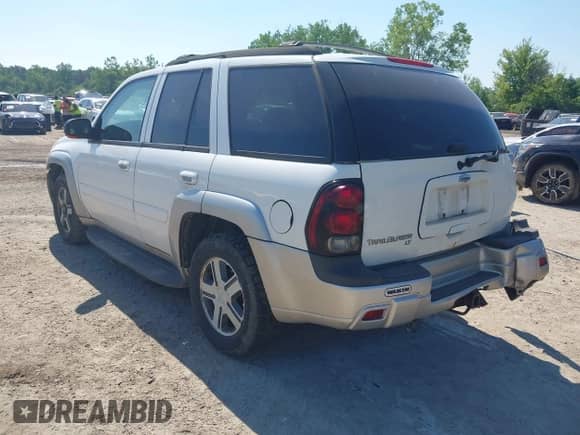 2005 Chevrolet TrailBlazer LS с VIN 1GNDT13S952305690, выставлен на аукционе IAAI как лот 42654937 с пробегом 143 423 миль миль и . История ставок и продаж доступна на DreamBid. Изображение 3.