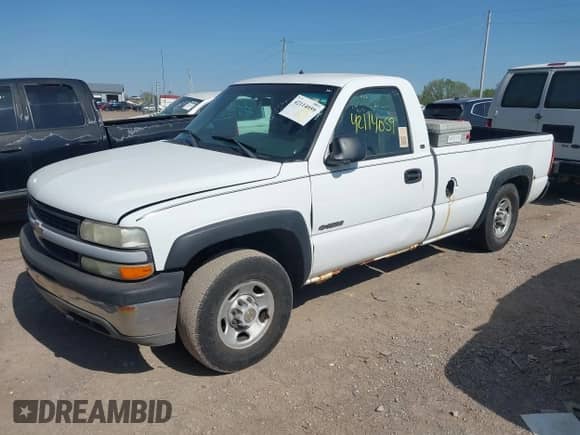 2002 Chevrolet Silverado 2500 with VIN 1GCGC24U02Z148775, listed as a IAAI auction lot 42114059 with 136,400 mi miles and . Bid and sale history available at DreamBid. Image 2.