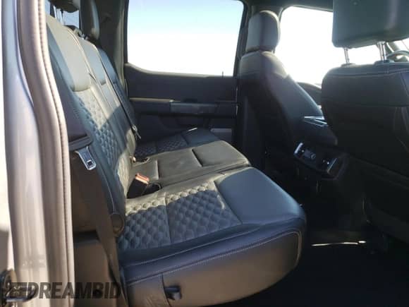 2023 Ford F-150 XL z VIN 1FTFW1E57PKE25457, wystawiony jako Copart lot #85339505 z przebiegiem 31 966 mil mil oraz Szkoda całkowita • Salvage title. Historia ofert i sprzedaży dostępna na DreamBid. Obrazek 10.