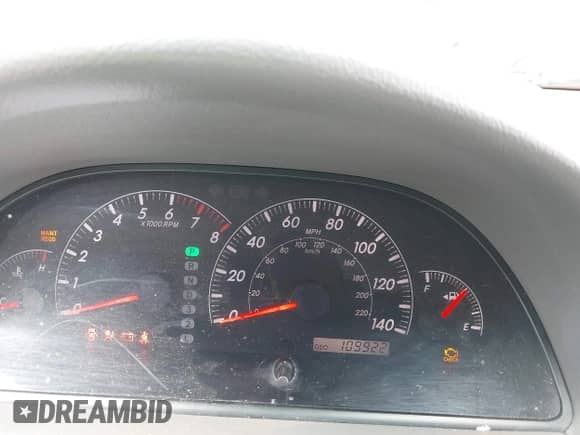 2005 Toyota Camry STD z VIN 4T1BE32K45U404330, wystawiony jako IAAI lot #42875515 z przebiegiem 109 922 mil mil oraz . Historia ofert i sprzedaży dostępna na DreamBid. Obrazek 15.