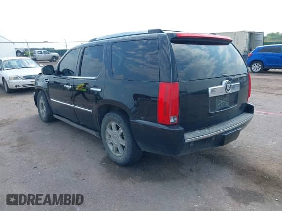 2010 Cadillac Escalade Premium z VIN 1GYUKCEF4AR201742, wystawiony jako IAAI lot #42918902 z przebiegiem 144 868 mil mil oraz . Historia ofert i sprzedaży dostępna na DreamBid. Obrazek 3.