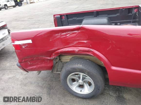 2003 Chevrolet S-10 LS с VIN 1GCCS14H538267556, выставлен на аукционе IAAI как лот 41940945 с пробегом 134 696 миль миль и . История ставок и продаж доступна на DreamBid. Изображение 6.