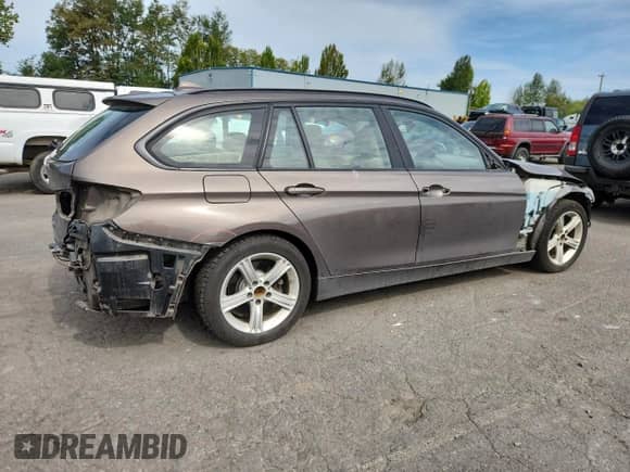 2014 BMW 3 Series 328d xDrive с VIN WBA3K5C56EF776405, выставлен на аукционе Copart как лот 71128295 с пробегом 137 948 миль миль и Списание • Salvage title. История ставок и продаж доступна на DreamBid. Изображение 3.