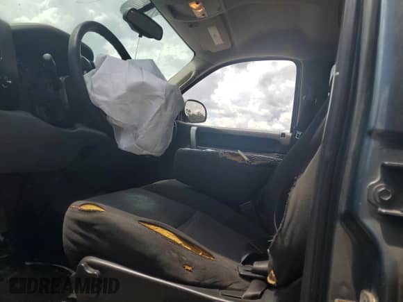2012 Chevrolet Silverado 1500 LS z VIN 3GCPCREA6CG127217, wystawiony jako Copart lot #68337325 z przebiegiem Nie podano mil oraz Szkoda całkowita • Salvage title. Historia ofert i sprzedaży dostępna na DreamBid. Obrazek 7.