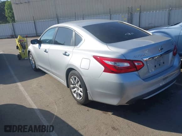 2016 Nissan Altima SR z VIN 1N4AL3APXGC192938, wystawiony jako IAAI lot #42159683 z przebiegiem 190 785 mil mil oraz . Historia ofert i sprzedaży dostępna na DreamBid. Obrazek 3.