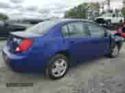 2006 Saturn ION z VIN 1G8AZ55F56Z183222, wystawiony jako Copart lot #62761575 z przebiegiem 99 912 mil mil oraz Szkoda całkowita • Salvage title. Historia ofert i sprzedaży dostępna na DreamBid. Obrazek 3.