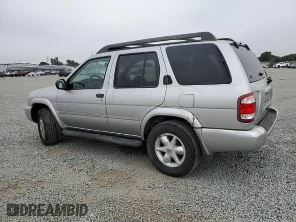 2002 Nissan Pathfinder SE with VIN JN8DR09Y62W733996, listed as a Copart auction lot 71295015 with 136,176 mi miles and Clean title. Bid and sale history available at DreamBid. Image 2.