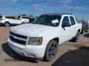 2011 Chevrolet Avalanche LS z VIN 3GNMCEE0XBG121056, wystawiony jako IAAI lot #42481426 z przebiegiem 207 183 mil mil oraz . Historia ofert i sprzedaży dostępna na DreamBid. Obrazek 2.