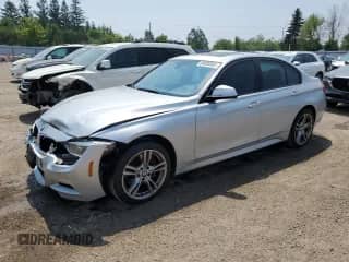 2018 BMW 3 Series 330i xDrive z VIN WBA8D9G53JNU70022, wystawiony jako Copart lot #64926985 z przebiegiem 126 322 mil mil oraz Czysty tytuł • Clean title. Historia ofert i sprzedaży dostępna na DreamBid. Obrazek 1.
