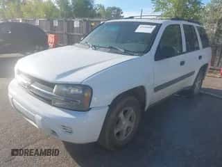 2005 Chevrolet TrailBlazer LT with VIN 1GNDT13S952286039, listed as a IAAI auction lot 43284008 with 194,183 mi miles and . Bid and sale history available at DreamBid. Image 2.