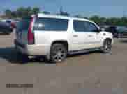 2007 Cadillac Escalade ESV with VIN 1GYFK66837R350274, listed as a IAAI auction lot 42843358 with 247,792 mi miles and . Bid and sale history available at DreamBid. Image 4.