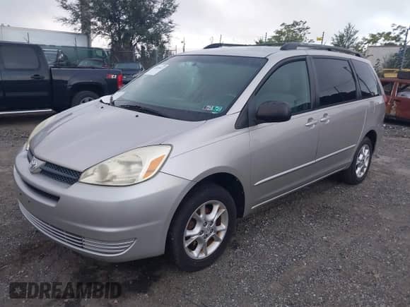 2005 Toyota Sienna LE with VIN 5TDBA23C25S031133, listed as a IAAI auction lot 43395031 with Not provided miles and . Bid and sale history available at DreamBid. Image 2.