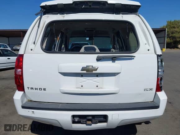 2009 Chevrolet Tahoe Commercial with VIN 1GNFK13049R106747, listed as a IAAI auction lot 42922952 with 229,240 mi miles and . Bid and sale history available at DreamBid. Image 15.