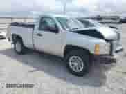2013 Chevrolet Silverado 1500 Work Truck z VIN 1GCNCPEX3DZ298122, wystawiony jako Copart lot #68362695 z przebiegiem 240 563 mil mil oraz Szkoda całkowita • Salvage title. Historia ofert i sprzedaży dostępna na DreamBid. Obrazek 4.