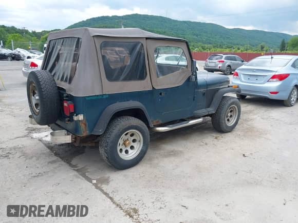 1995 Jeep Wrangler S с VIN 1J4FY19P1SP249453, выставлен на аукционе IAAI как лот 42379722 с пробегом 160 066 миль миль и . История ставок и продаж доступна на DreamBid. Изображение 4.