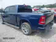 2022 Ram 1500 Laramie z VIN 1C6SRFJT3NN289645, wystawiony jako IAAI lot #42833604 z przebiegiem 13 771 mil mil oraz . Historia ofert i sprzedaży dostępna na DreamBid. Obrazek 3.