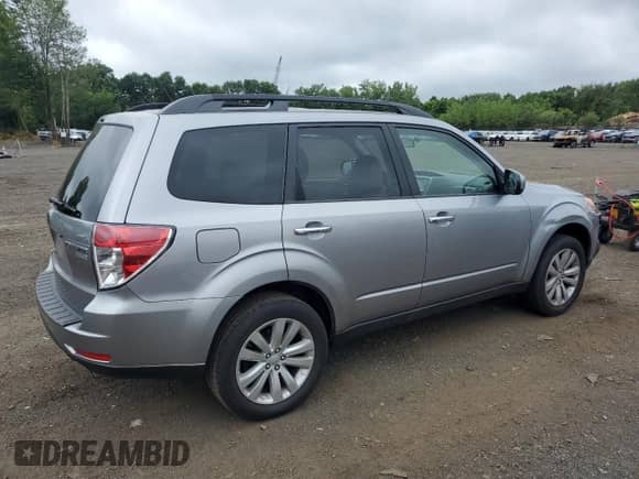 2011 Subaru Forester X Limited z VIN JF2SHAFC9BH714983, wystawiony jako Copart lot #64743385 z przebiegiem 83 771 mil mil oraz Szkoda całkowita • Salvage title. Historia ofert i sprzedaży dostępna na DreamBid. Obrazek 3.