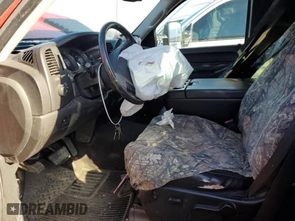 2013 Chevrolet Silverado 3500HD LTZ с VIN 1GC5K0C86DZ217751, выставлен на аукционе Copart как лот 50177235 с пробегом 119 297 миль миль и Списание • Salvage title. История ставок и продаж доступна на DreamBid. Изображение 7.