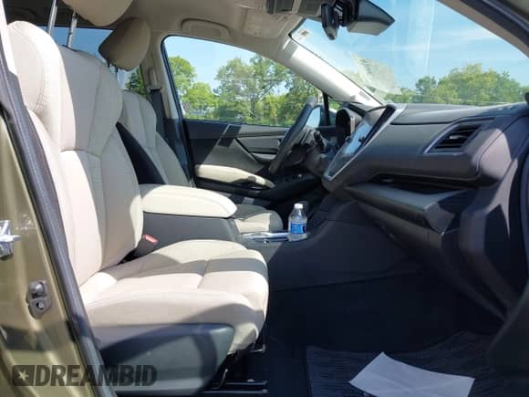 2025 Subaru Ascent Premium with VIN 4S4WMADD1S3400924, listed as a IAAI auction lot 42606202 with 4,416 mi miles and . Bid and sale history available at DreamBid. Image 5.