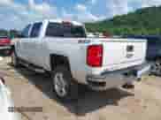 2018 Chevrolet Silverado 2500HD LT z VIN 1GC1KVEG9JF188050, wystawiony jako IAAI lot #42696983 z przebiegiem 103 599 mil mil oraz . Historia ofert i sprzedaży dostępna na DreamBid. Obrazek 3.
