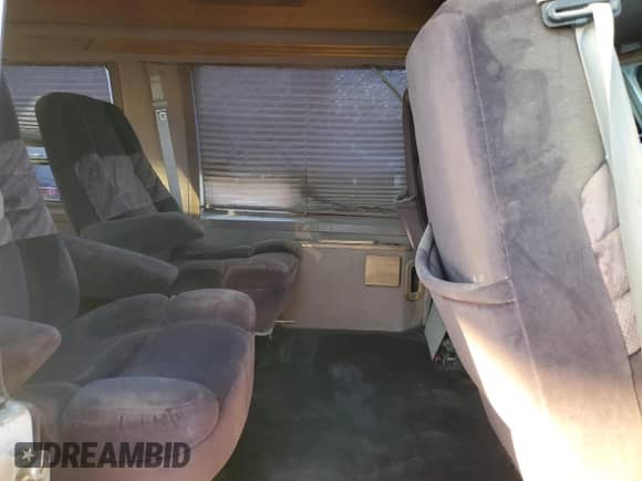1993 Chevrolet Chevy Van с VIN 1GBEG25K1PF325078, выставлен на аукционе Copart как лот 82640544 с пробегом 115 462 миль миль и Чистый • Clean title. История ставок и продаж доступна на DreamBid. Изображение 11.