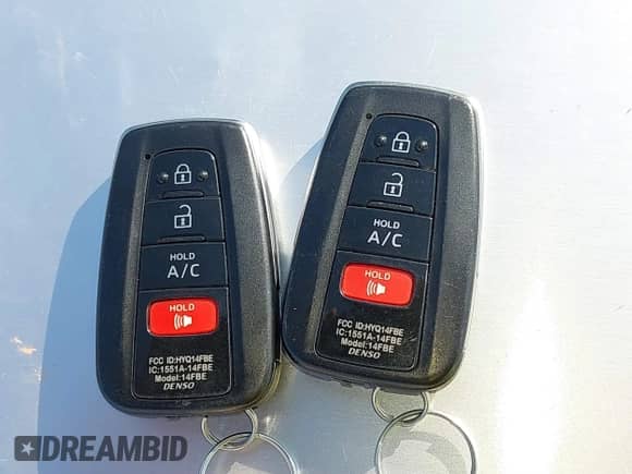 2018 Toyota Prius Plus z VIN JTDKARFP9J3072801, wystawiony jako IAAI lot #41741739 z przebiegiem 80 953 mil mil oraz . Historia ofert i sprzedaży dostępna na DreamBid. Obrazek 11.