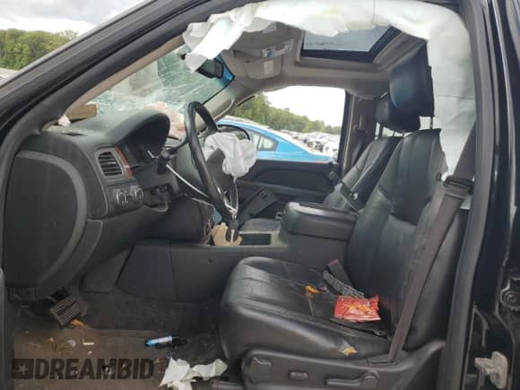 2013 Chevrolet Tahoe LT с VIN 1GNSKBE01DR107140, выставлен на аукционе Copart как лот 70567045 с пробегом 184 640 миль миль и На запчасти • Non repairable. История ставок и продаж доступна на DreamBid. Изображение 7.