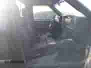 2003 Chevrolet S-10 z VIN 1GCCS14H938235502, wystawiony jako IAAI lot #42488200 z przebiegiem 108 269 mil mil oraz . Historia ofert i sprzedaży dostępna na DreamBid. Obrazek 5.