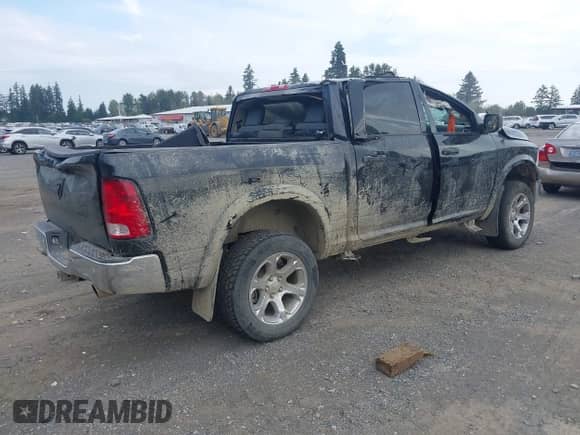 2018 Ram 1500 Big Horn z VIN 1C6RR7LT7JS117518, wystawiony jako IAAI lot #43186483 z przebiegiem 109 488 mil mil oraz . Historia ofert i sprzedaży dostępna na DreamBid. Obrazek 4.