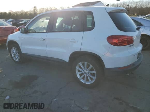 2014 Volkswagen Tiguan SEL z VIN WVGAV3AX4EW626475, wystawiony jako Copart lot #43540255 z przebiegiem 84 057 mil mil oraz Nie do naprawy • Non repairable. Historia ofert i sprzedaży dostępna na DreamBid. Obrazek 2.