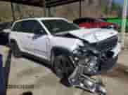 2023 Jeep Grand Cherokee Limited z VIN 1C4RJGBG3PC521049, wystawiony jako Copart lot #49867955 z przebiegiem 46 077 mil mil oraz Szkoda całkowita • Salvage title. Historia ofert i sprzedaży dostępna na DreamBid. Obrazek 4.