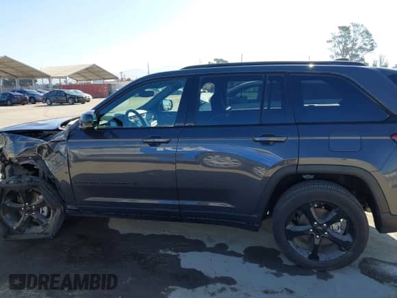 2023 Jeep Grand Cherokee Altitude с VIN 1C4RJHAG7PC545975, выставлен на аукционе IAAI как лот 42183342 с пробегом 21 836 миль миль и . История ставок и продаж доступна на DreamBid. Изображение 15.