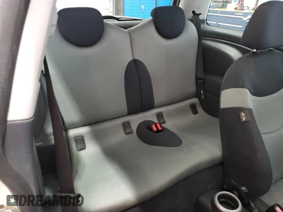 2005 MINI Hardtop с VIN WMWRC33445TJ68189, выставлен на аукционе Copart как лот 84388945 с пробегом 112 756 миль миль и Списание • Salvage title. История ставок и продаж доступна на DreamBid. Изображение 10.