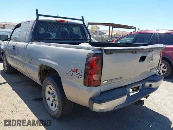 2005 Chevrolet Silverado 1500 Work Truck with VIN 1GCEK19V45Z101520, listed as a IAAI auction lot 42900443 with 285,167 mi miles and . Bid and sale history available at DreamBid. Image 3.
