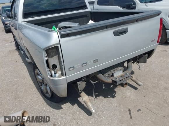 2004 Dodge 1500 SLT with VIN 1D7HA18D44S581645, listed as a IAAI auction lot 42453219 with 203,691 mi miles and . Bid and sale history available at DreamBid. Image 6.