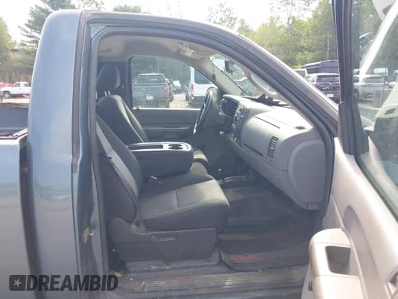 2007 GMC Sierra 1500 Work Truck z VIN 1GTEK14X07Z624531, wystawiony jako IAAI lot #42739758 z przebiegiem 207 360 mil mil oraz . Historia ofert i sprzedaży dostępna na DreamBid. Obrazek 5.