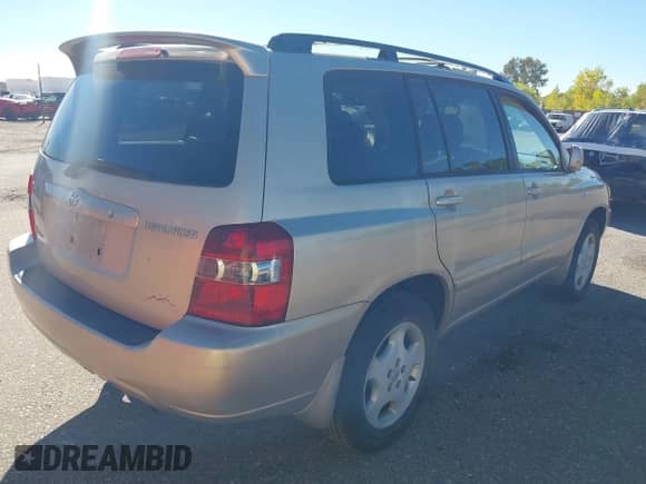 2005 Toyota Highlander with VIN JTEEP21AX50131797, listed as a IAAI auction lot 43449302 with 230,185 mi miles and . Bid and sale history available at DreamBid. Image 4.
