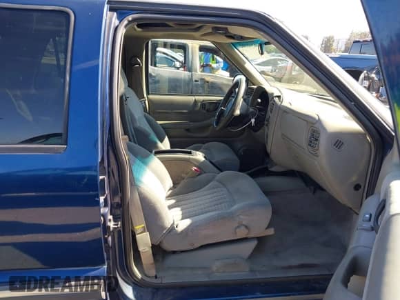 2000 Chevrolet Blazer LT с VIN 1GNCS13W6Y2328981, выставлен на аукционе IAAI как лот 42945582 с пробегом 80 227 миль миль и . История ставок и продаж доступна на DreamBid. Изображение 5.